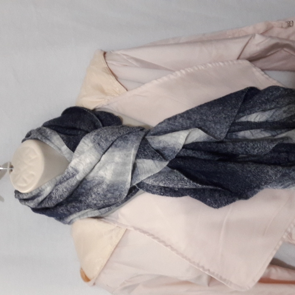 Ann Klein Women Degrade Ruffle Boa Scarf Riviera Blue  10 X 60 NWT Cotta…